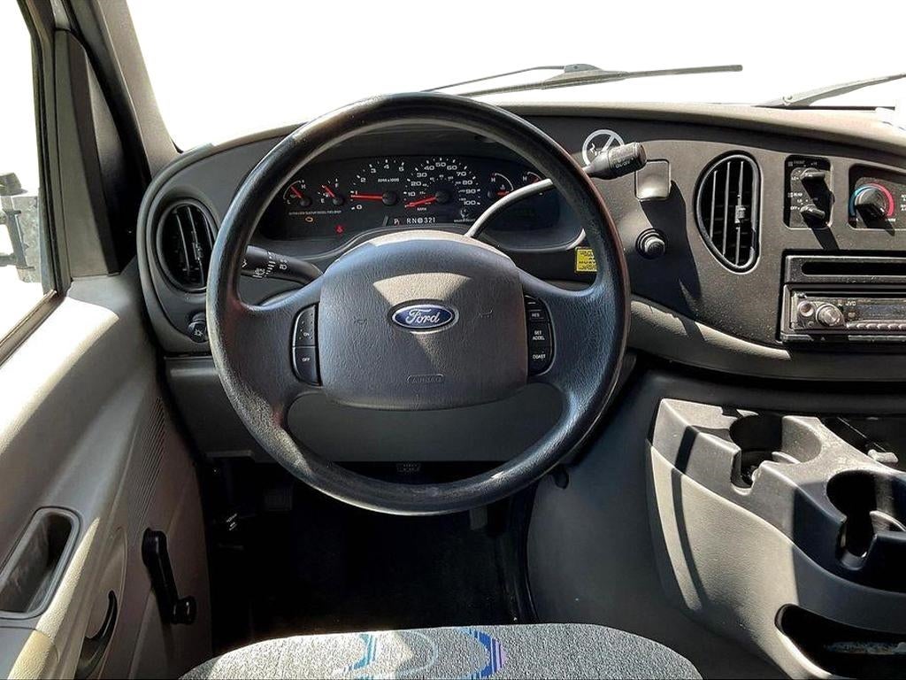2008 Ford E-450 Super Duty — detail view