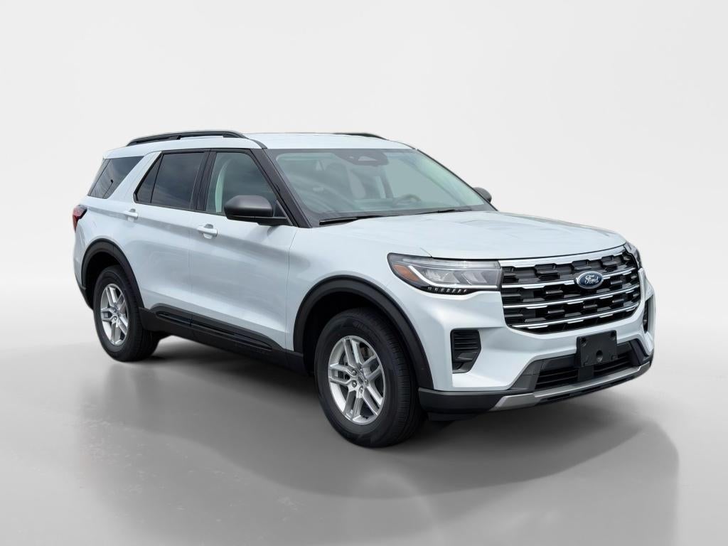 2026 Ford Explorer Active w/200A Pkg in Space White Metallic — front three-quarter view