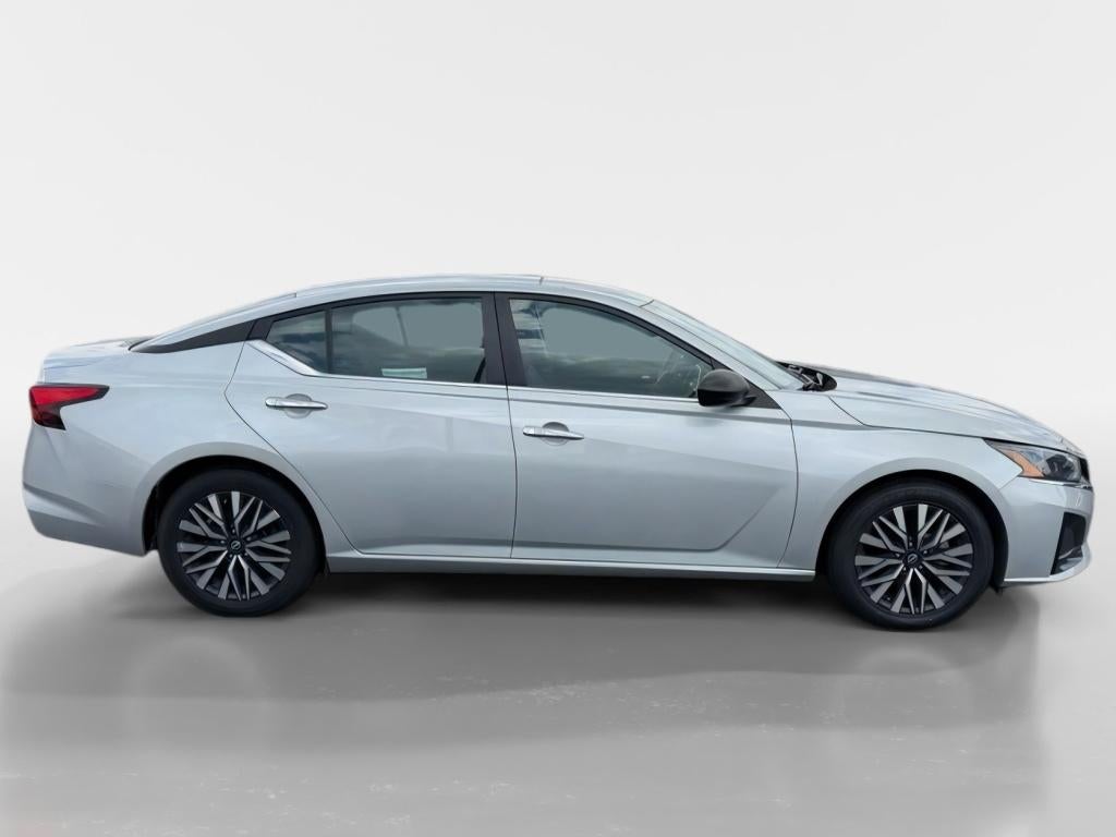 2024 Nissan Altima — side profile view
