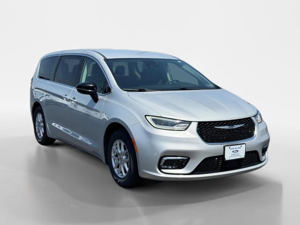 2024 Chrysler Pacifica Touring L in Silver Mist Clearcoat — front three-quarter view
