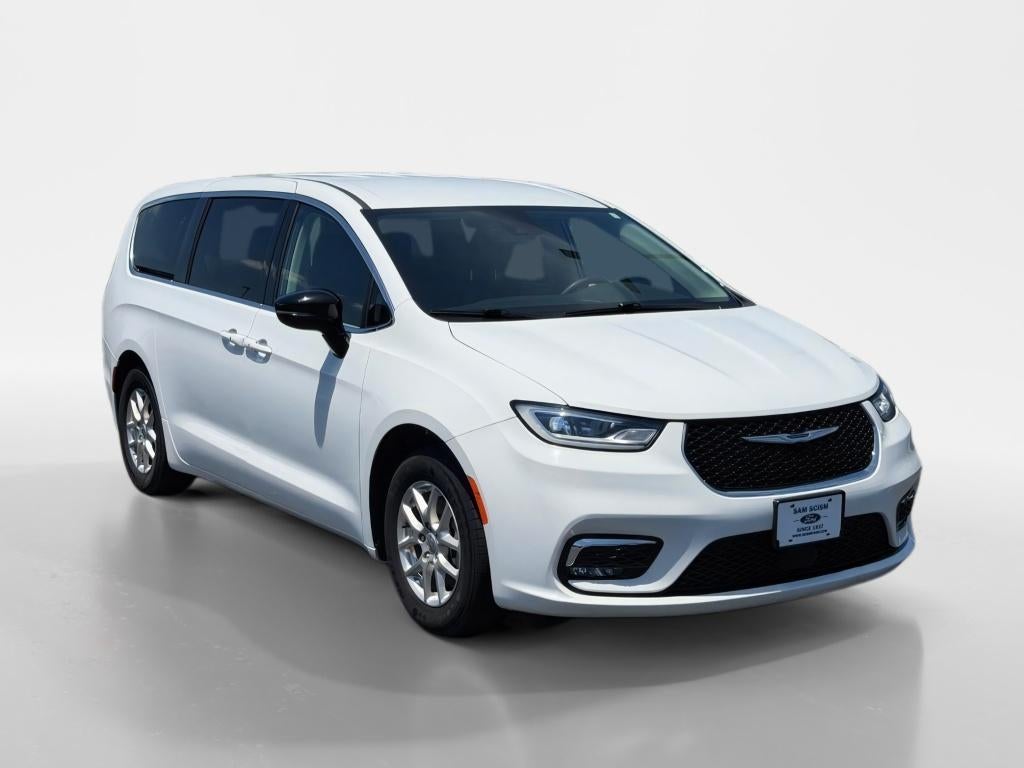 2024 Chrysler Pacifica Touring L in Bright White Clearcoat — front three-quarter view